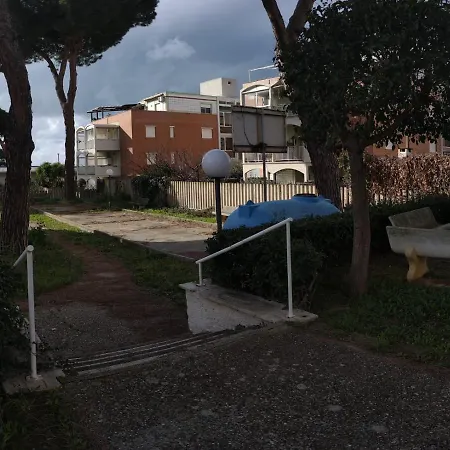 Lägenhet La Casetta Di Chloe Con Piscina