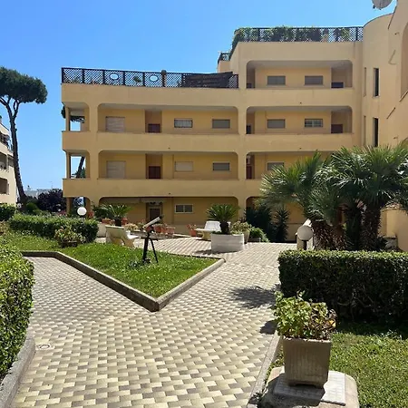 Lägenhet La Casetta Di Chloe Con Piscina Santa Marinella