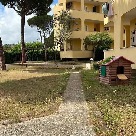 La Casetta Di Chloe Con Piscina Lägenhet Santa Marinella