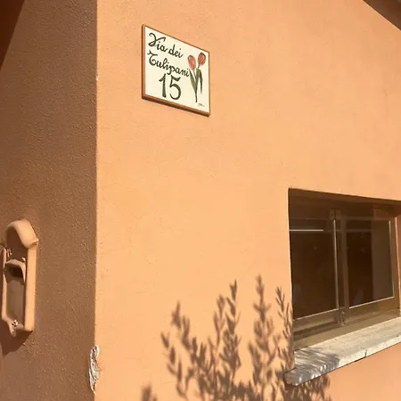 Lägenhet La Casetta Di Chloe Con Piscina *
